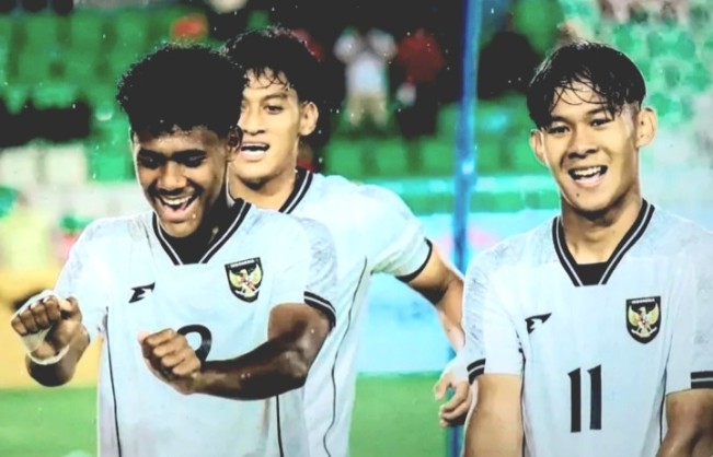 Pemain Timnas Indonesia U-17 lakukan selebrasi usai cetak gol ke gawang ke Tajikistan.  [Instagram]